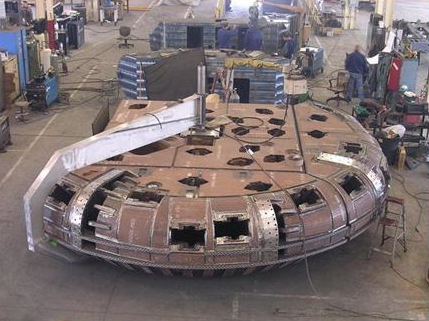 刀盘设计:硬岩中必须选择厚重的钢结构,为了对抗疲劳荷载和振动荷载