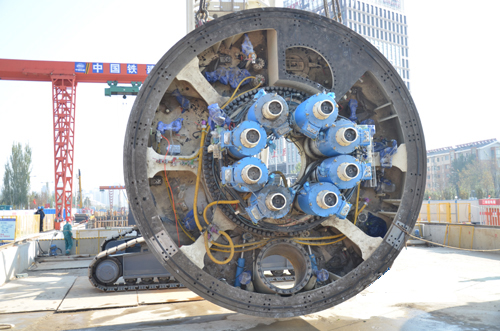 呼和浩特轨道交通2号线一期工程首台盾构机"使命号"顺利始发-资讯