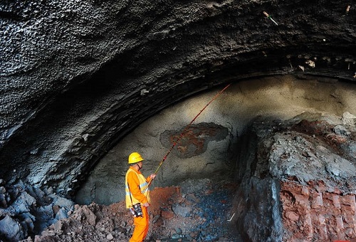 成自高铁最后一个开工的工程 龙泉山一号隧道进洞施工-资讯-隧道网