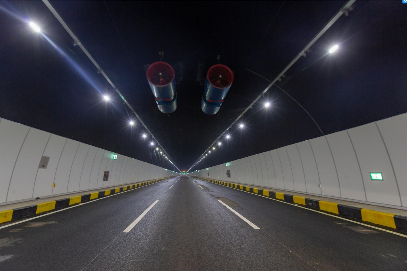 15分钟到江北机场重庆两江新区龙兴隧道正式通车