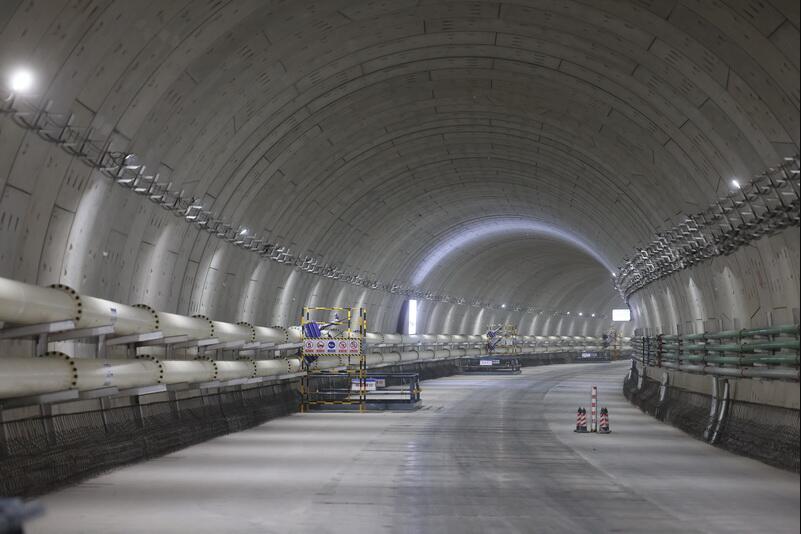 南京建宁西路过江通道"创新号"盾构机复杂地层稳步推进-资讯-隧道网