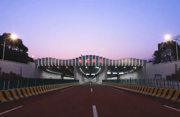 上海首条沉管法特大型越江隧道“重磅回归”